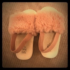 Faux Fur pink baby slides, baby size 6/ 22 EU